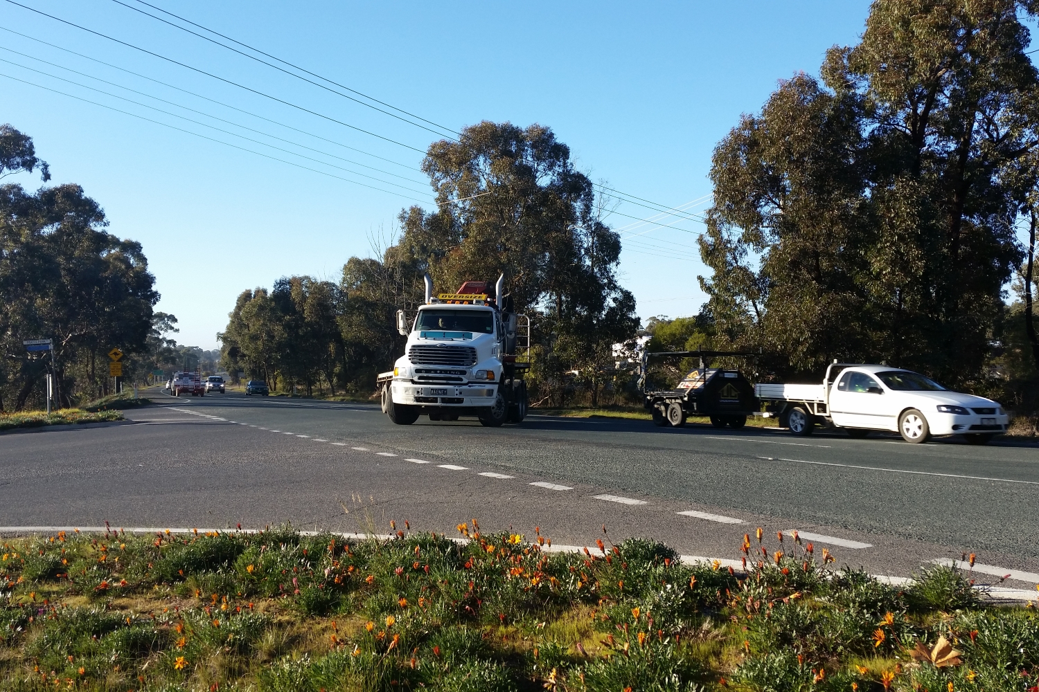 Truck turns at Pratts Park Road intersection